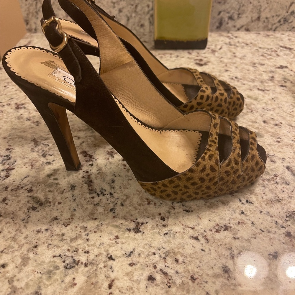 Oscar de la Renta Leopard Print Slingback Peep-Toe Heels - Picture 2 of 7
